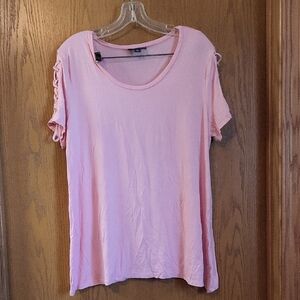 BOLD elements Light Pink Short Sleeve Top